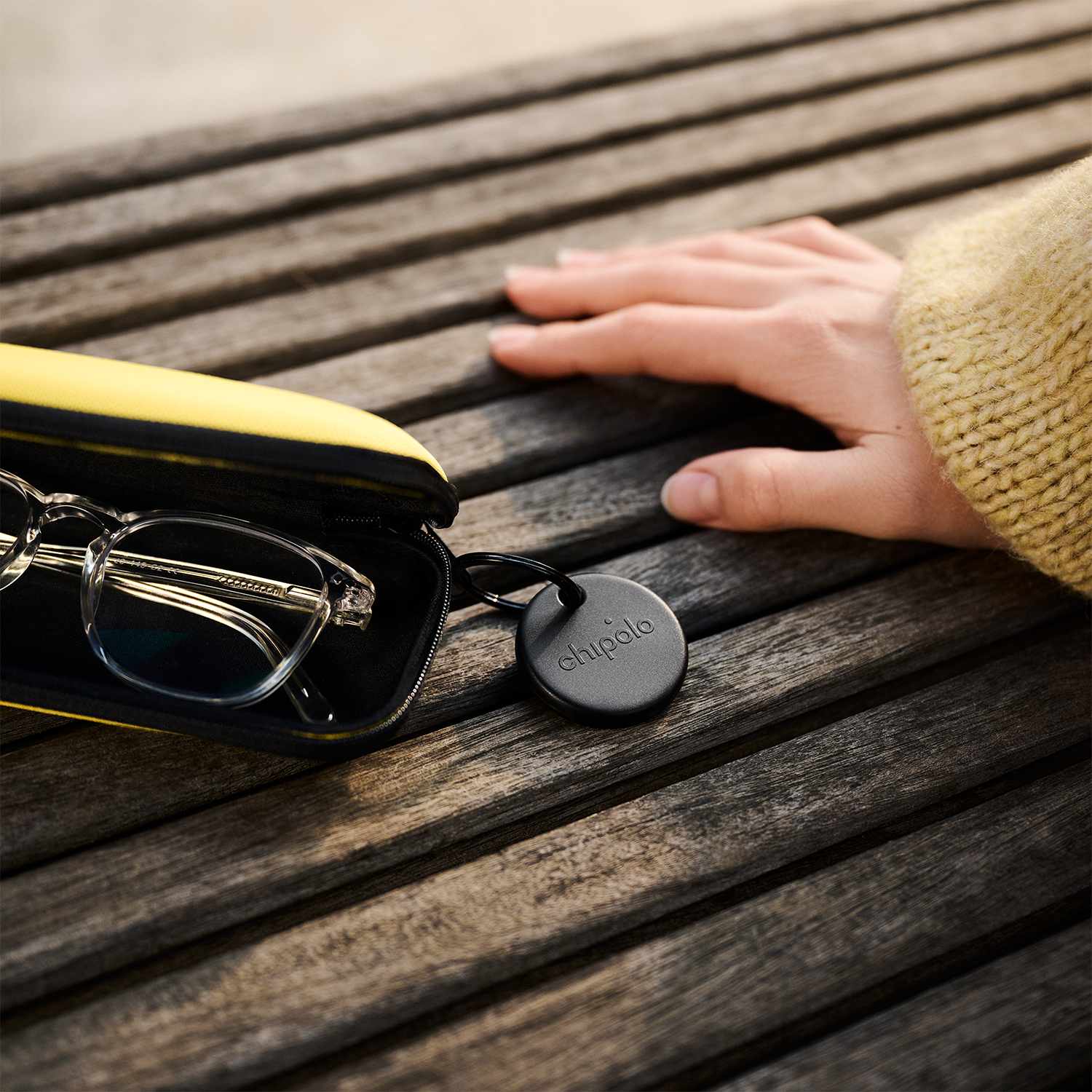 Chipolo POP Tracking Tag (Works with Google’s Find My Device or Apple Find My) Black