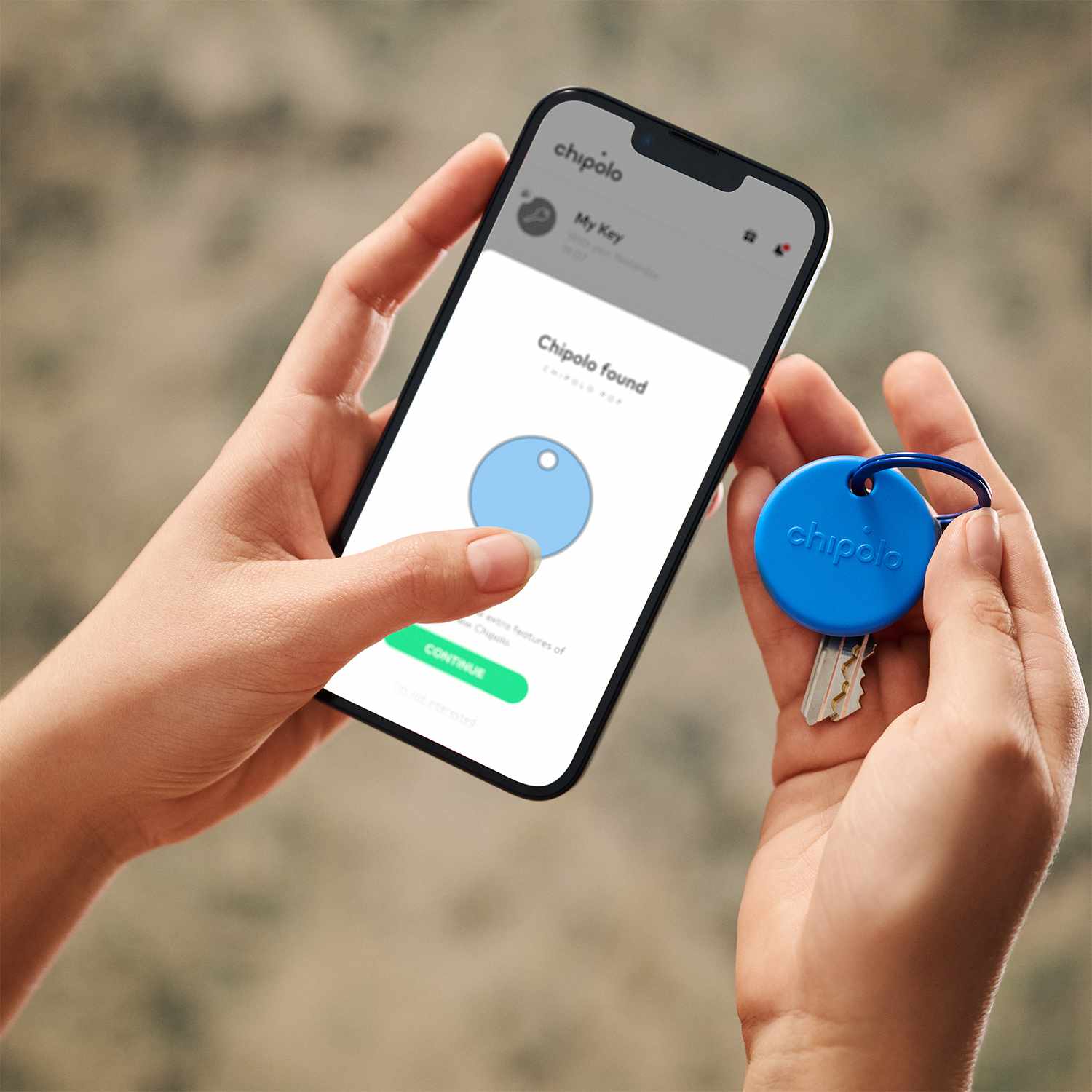 Chipolo POP 4 Pack Tracking Tag (Works with Google’s Find My Device or Apple Find My) Black/White/Red/Blue