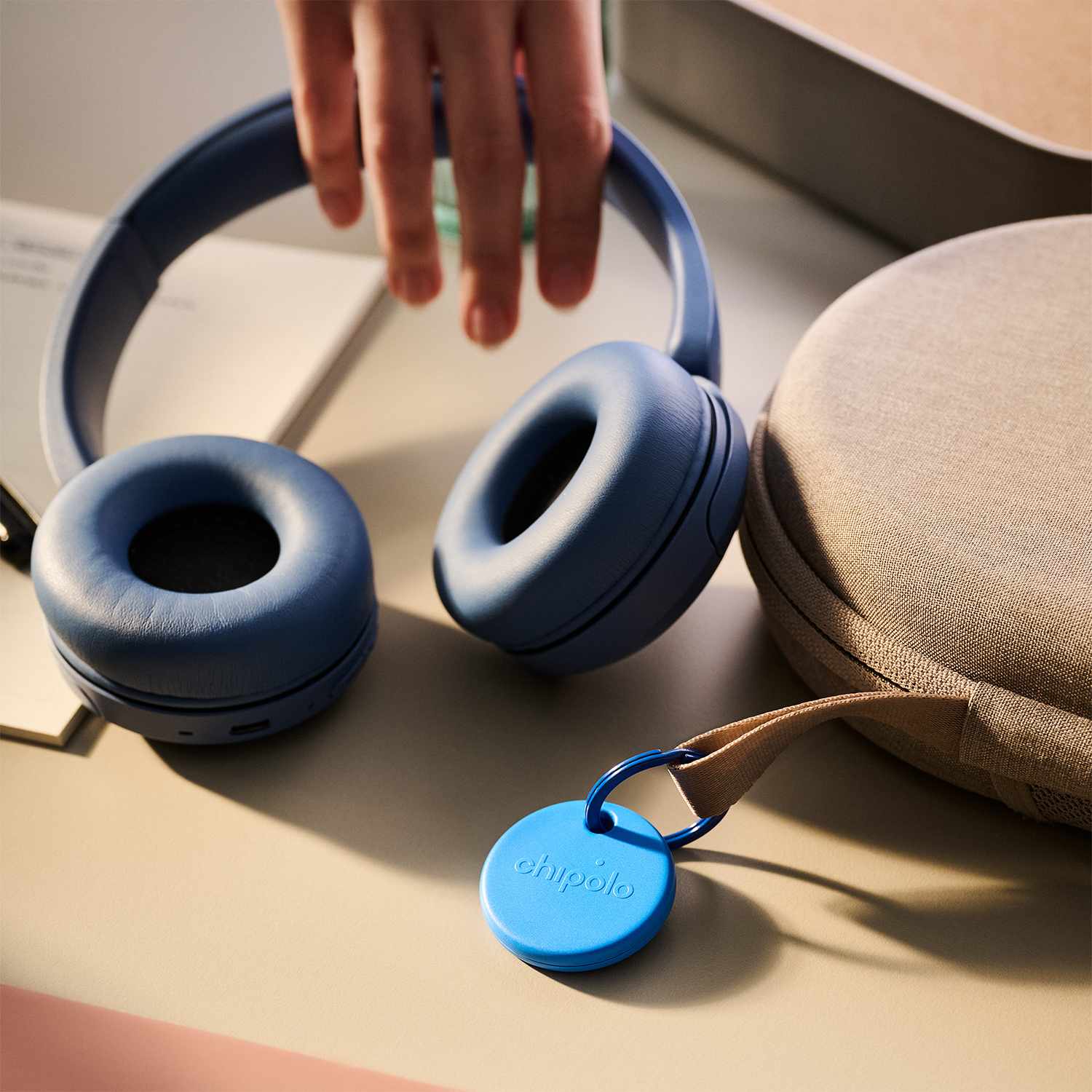 Chipolo POP Tracking Tag (Works with Google’s Find My Device or Apple Find My) Blue